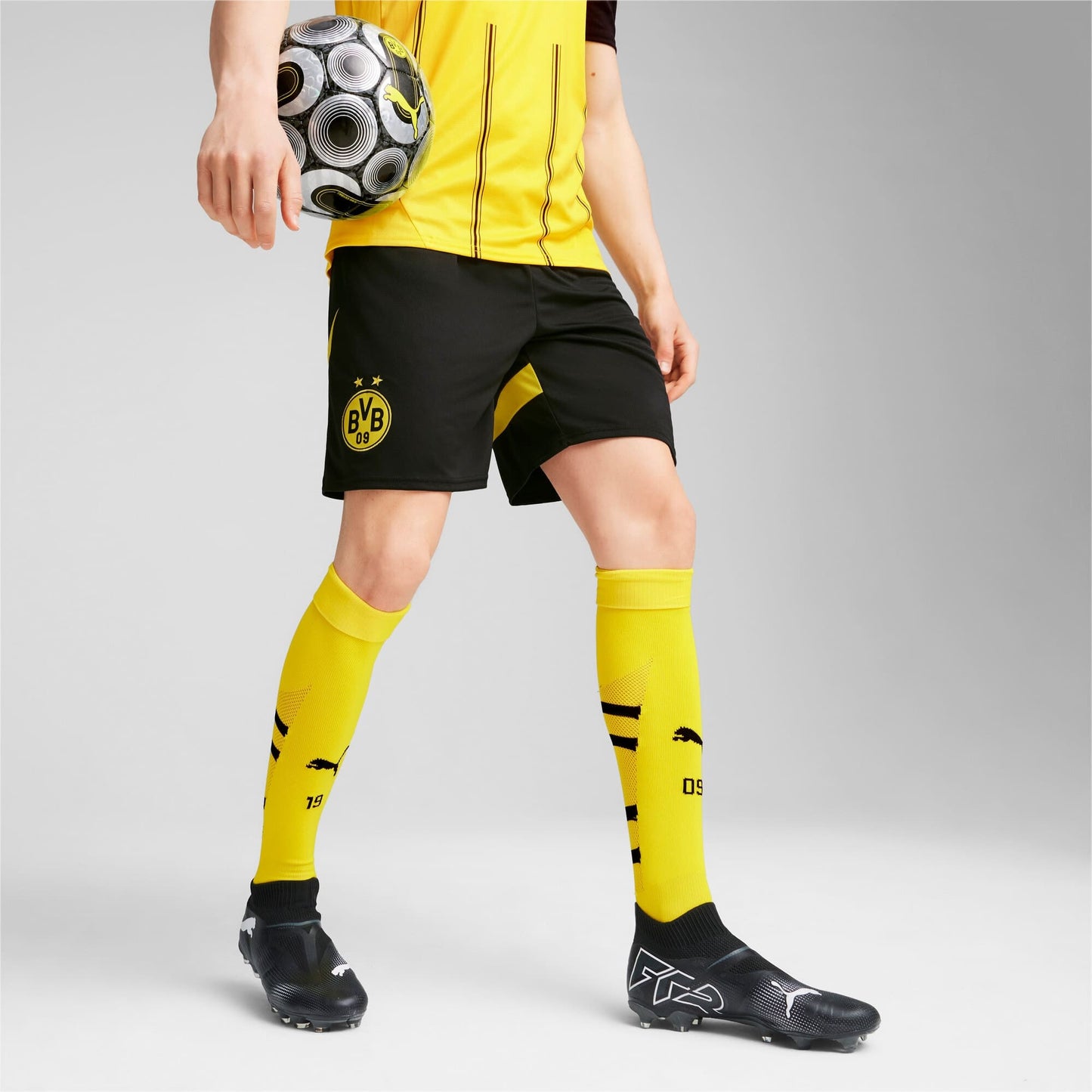 Borussia Dortmund Home Shorts 2024/25